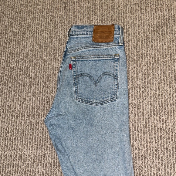 Levi's Wedgie Straight Leg Jeans - Picture 2 of 4